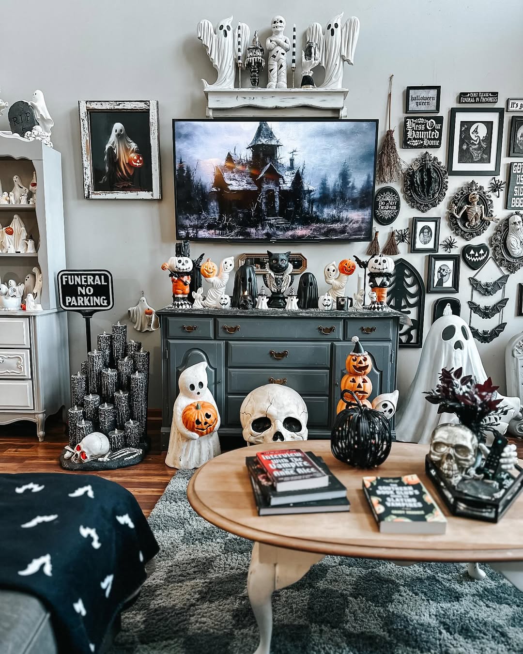10 Occult Home Decor Ideas to Channel Spooky Vibes This Season